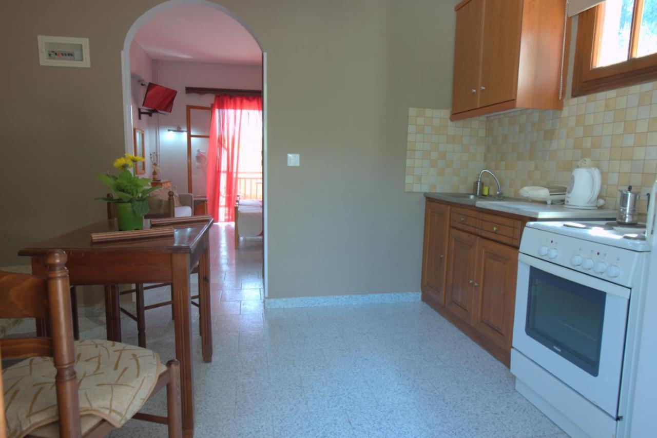 Ilias Apartments Ípszosz Kültér fotó